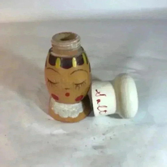 Vintage Hand Painted Wooden Chef Salt And Pepper Shaker 4” Tall - Picture 7 of 11
